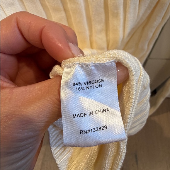 Cream Ribbed Turtleneck Sweater - Picture 4 of 4